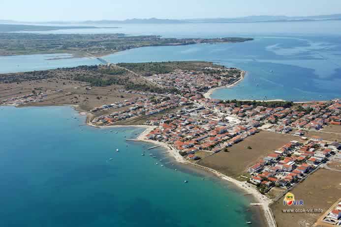 Zračna fotografija otok Vir pogled prema Privlaci