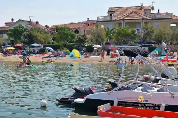 Kupanje sunčanje i gliseri na Viru u Prezidi