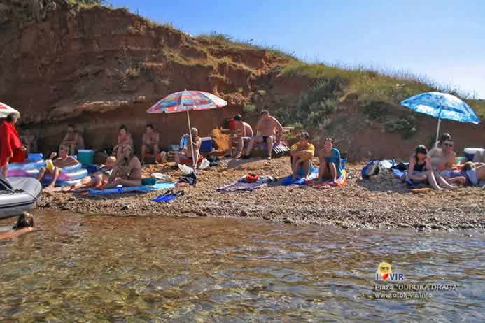 Sunčanje i kupanje na plaži