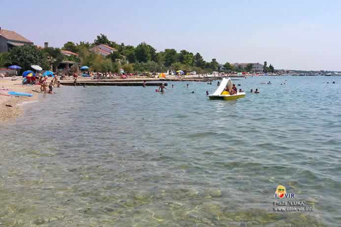 Pedalina na pješćanoj plaži na Viru