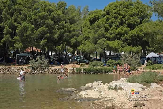 Kameno pješčana plaža Sapavac na otoku Viru