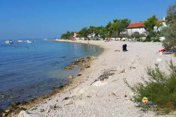 Kameno šlunčana plaža Site otok Vir