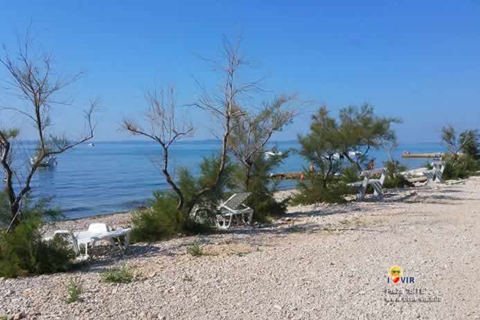 Kameno šlunčana plaža Site otok Vir