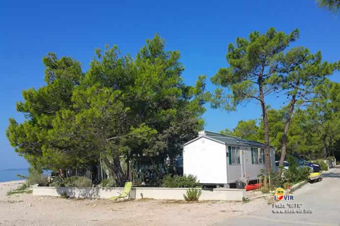 Kameno šlunčana plaža Site otok Vir