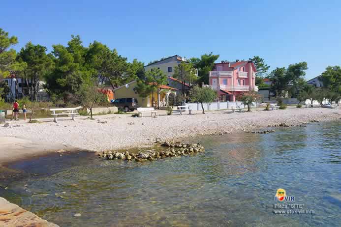 Kameno šlunčana plaža Site otok Vir