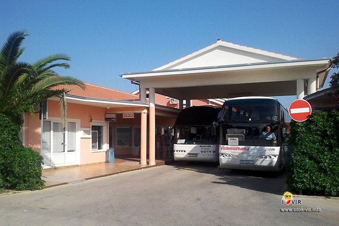 Stajalište autobusa u Viru